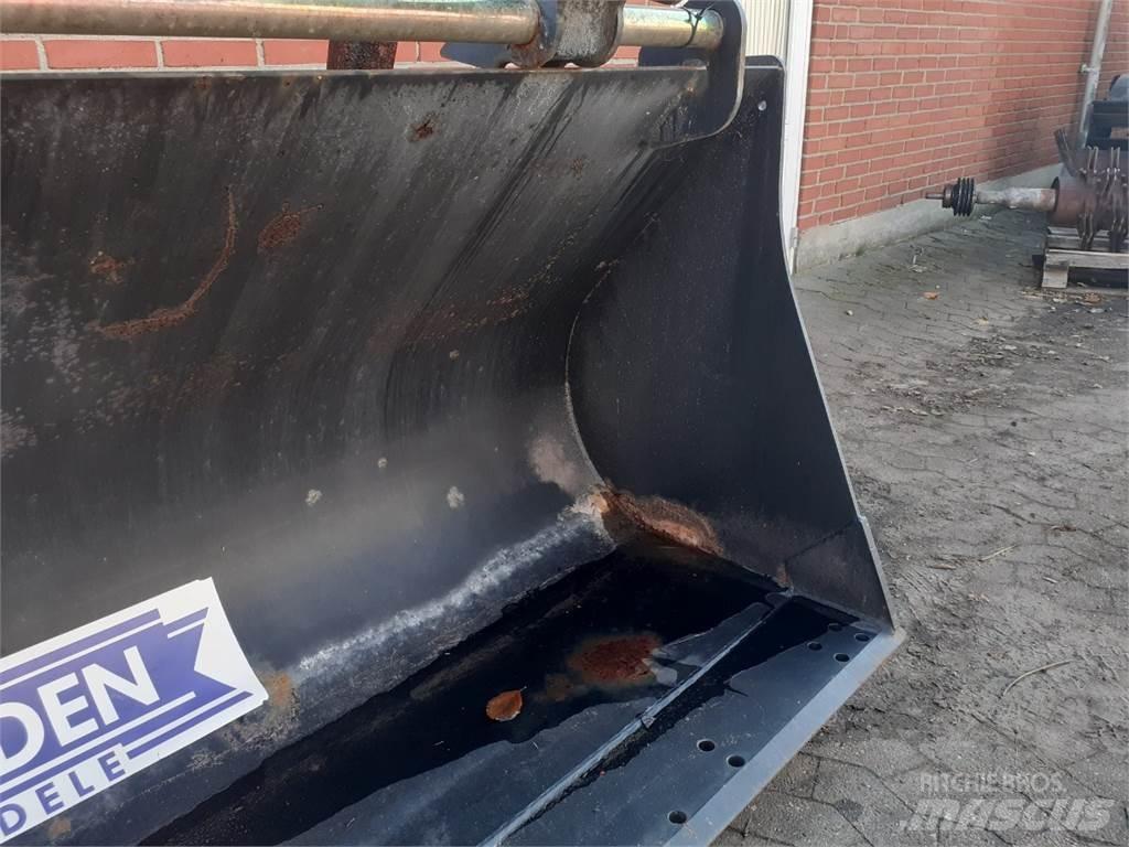 JCB Skovl Schaufeln