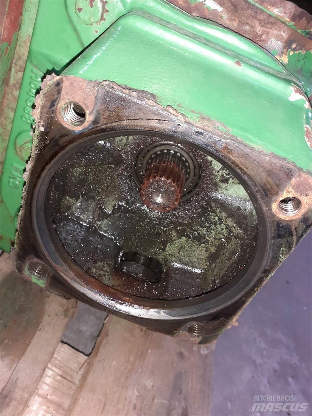 John Deere 1075 Getriebe
