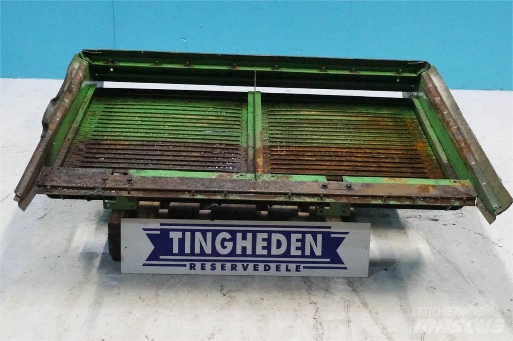 John Deere 9780 Sand- und Salzstreuer
