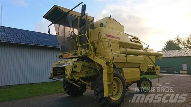New Holland 1550 Mähdrescher