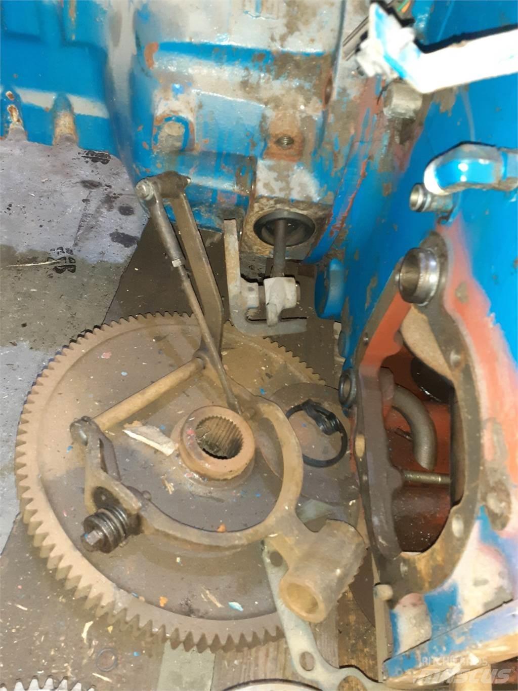 New Holland 8340 Getriebe