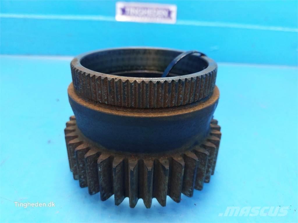 New Holland 8340 Getriebe