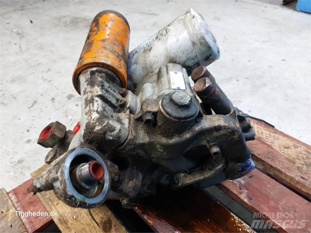 New Holland 8340 Hydraulik