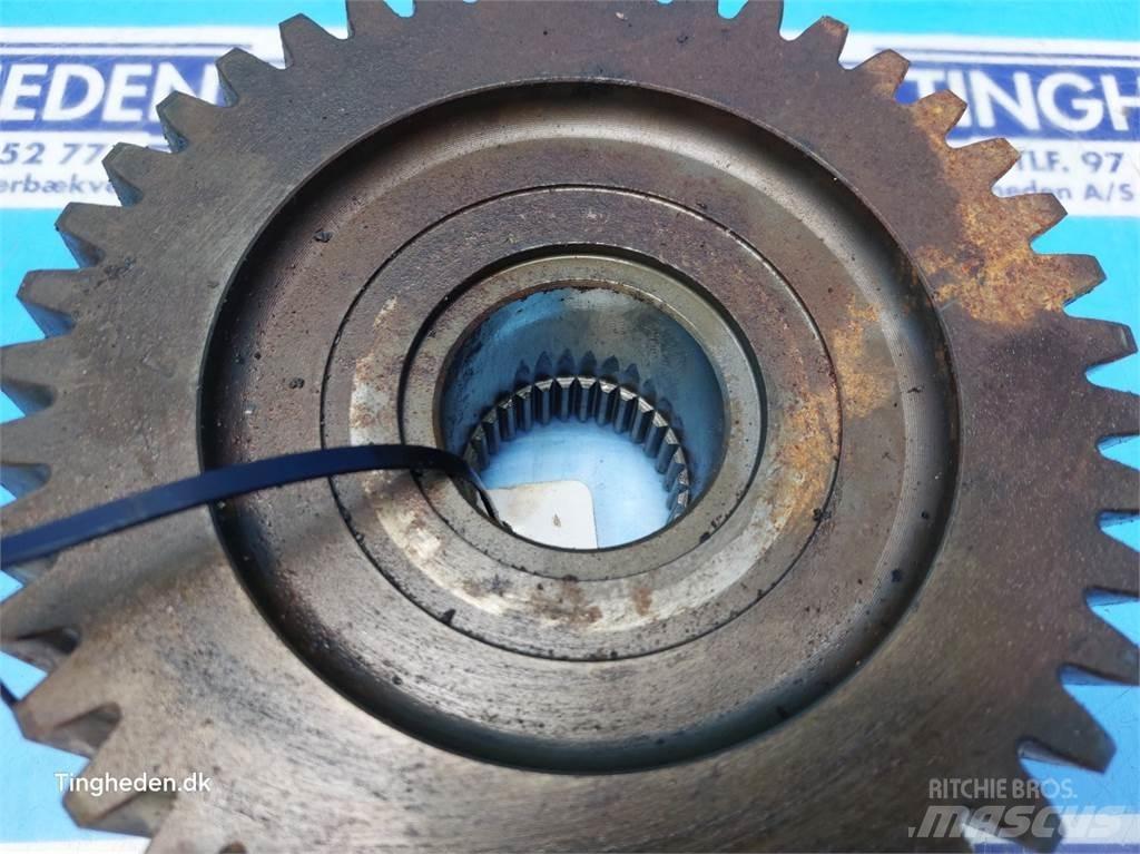 New Holland 8870 Getriebe