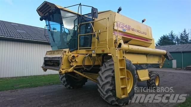 New Holland TF46 Mähdrescher