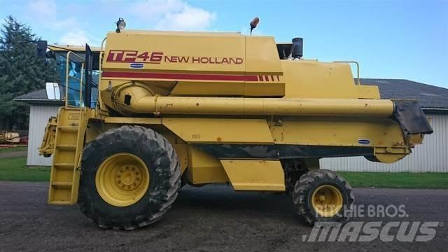 New Holland TF46 Mähdrescher