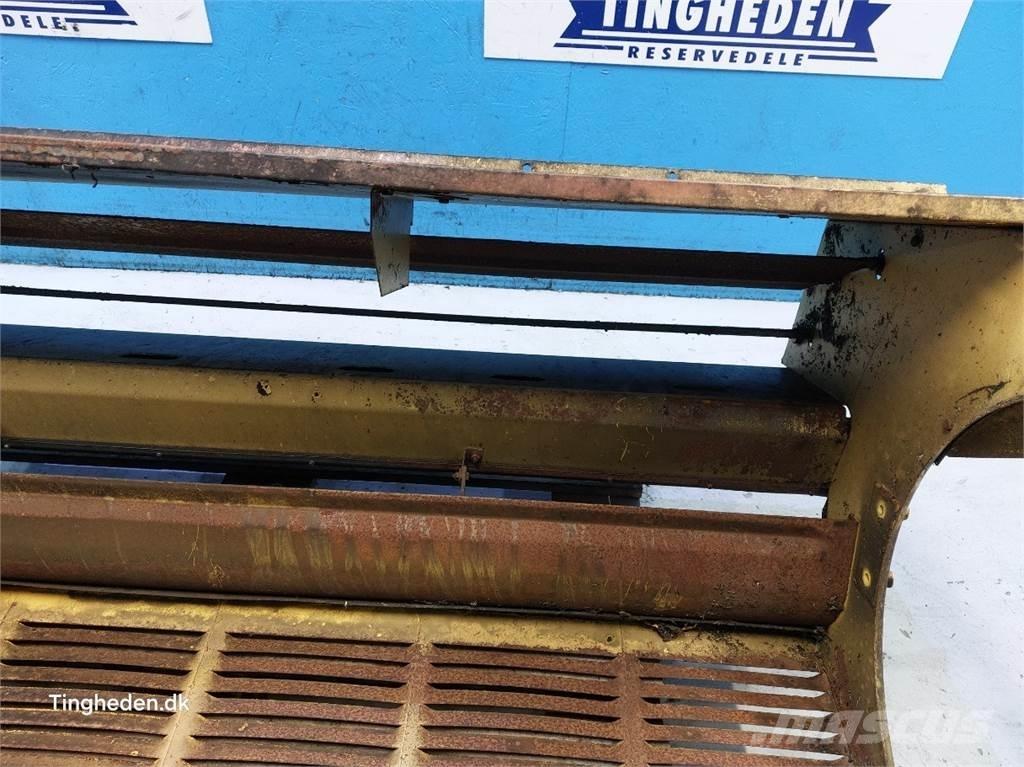 New Holland TX68 Sand- und Salzstreuer