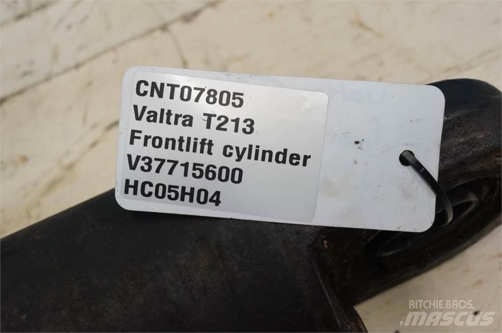 Valtra T213 Frontladerzubehör
