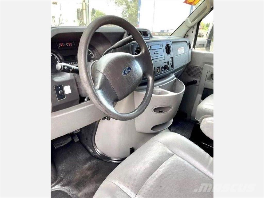 Ford E-350 Kofferaufbau