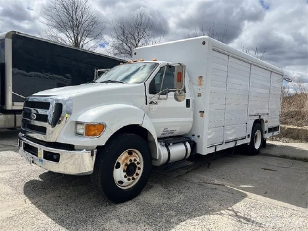 Ford F750 Getränkewagen