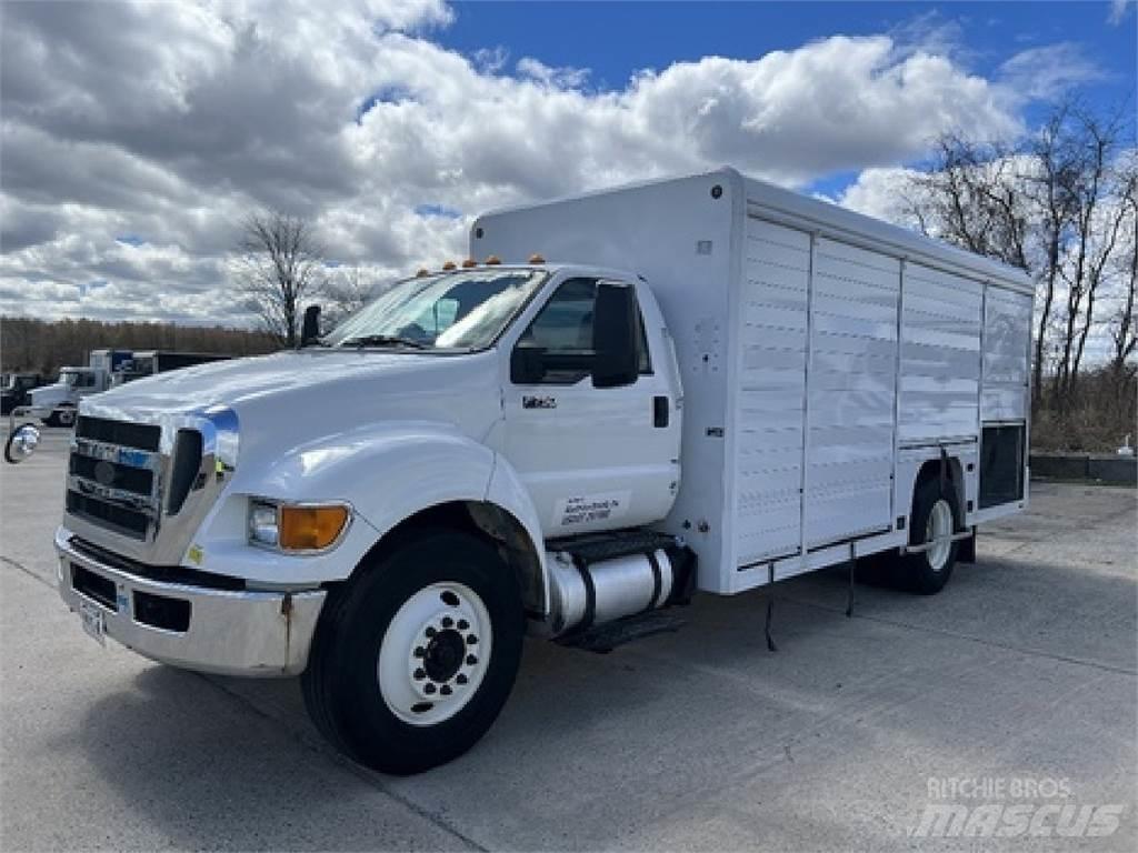 Ford F750 Getränkewagen