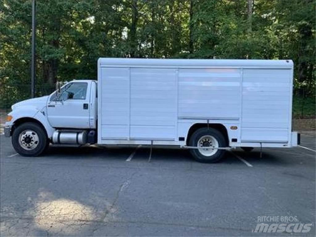 Ford F750 Getränkewagen