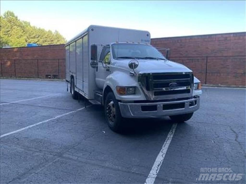 Ford F750 Getränkewagen