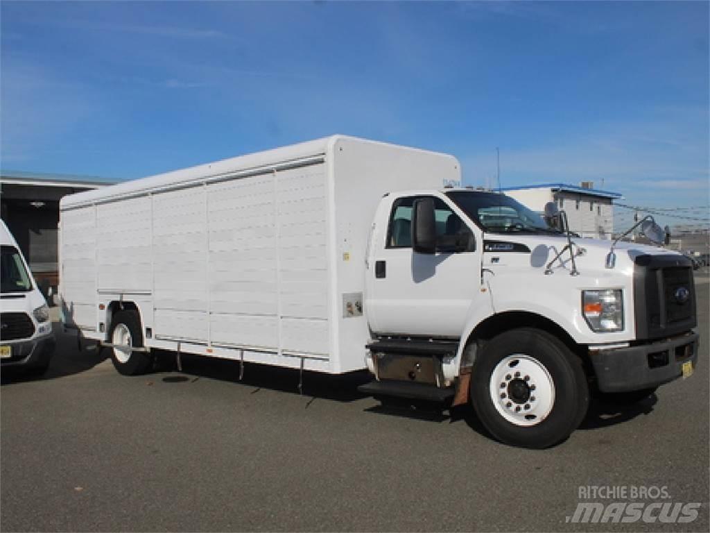 Ford F750 Getränkewagen