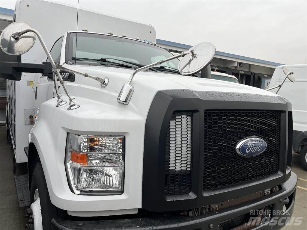 Ford F750 Getränkewagen