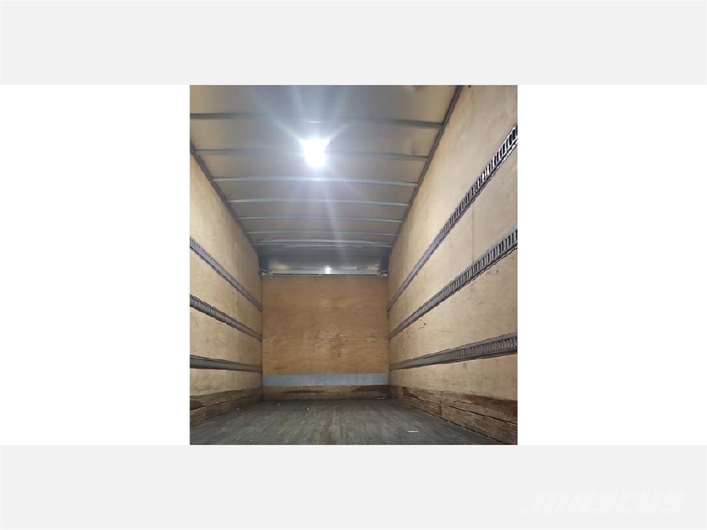 Freightliner M2 Kofferaufbau