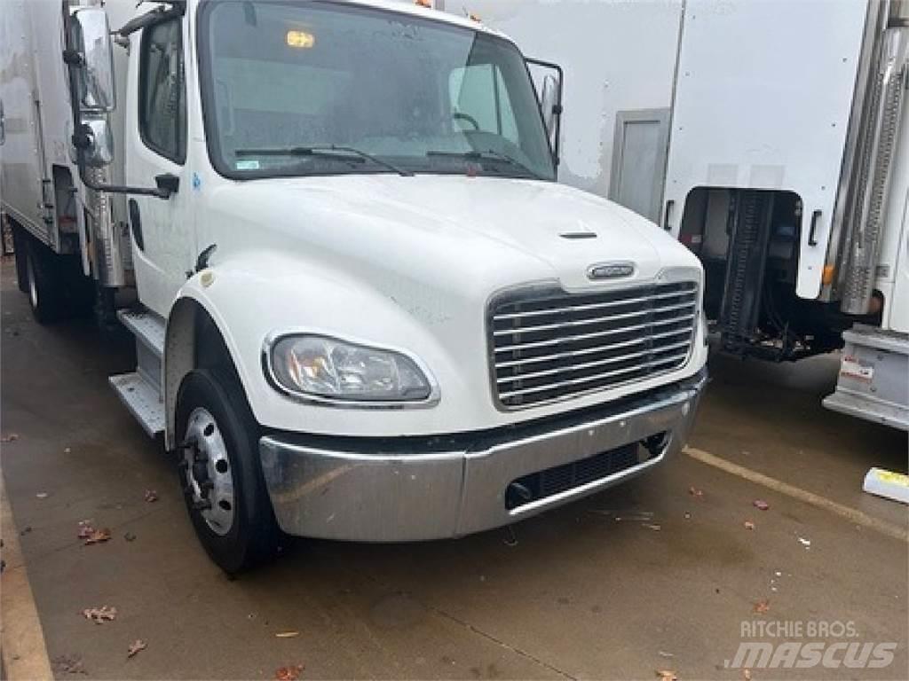 Freightliner M2-106 Kofferaufbau