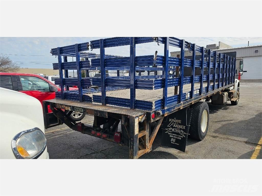 Freightliner M2 106 Pritschenwagen/Pritschenwagen mit Seitenklappe