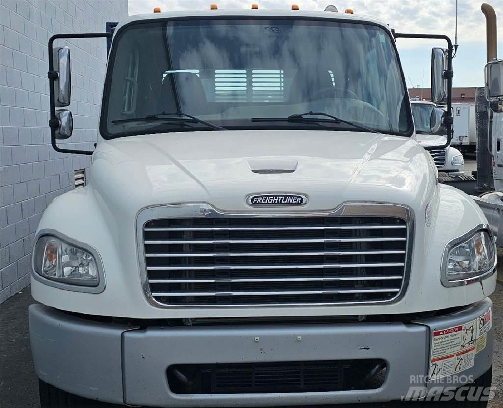 Freightliner M2 106 Pritschenwagen/Pritschenwagen mit Seitenklappe