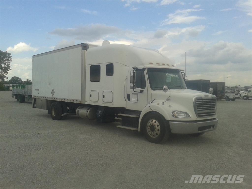 Freightliner M2-112 Kofferaufbau