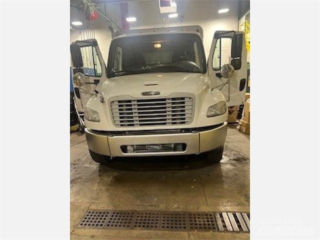 Freightliner M2106 Getränkewagen