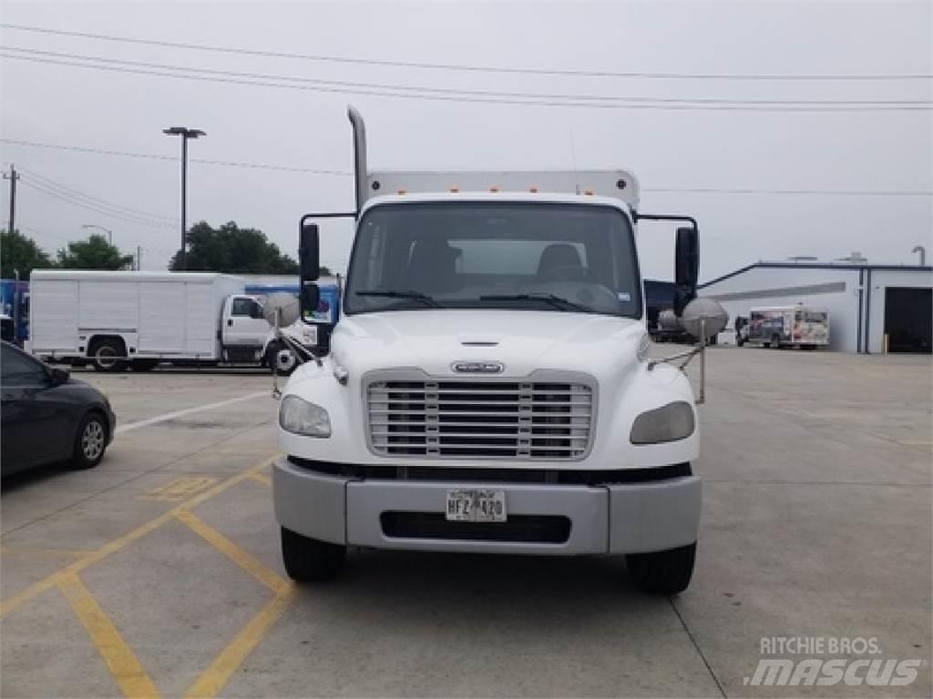 Freightliner M2106 Getränkewagen