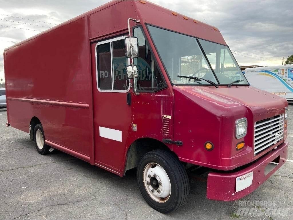 Freightliner MT45 Kastenwagen