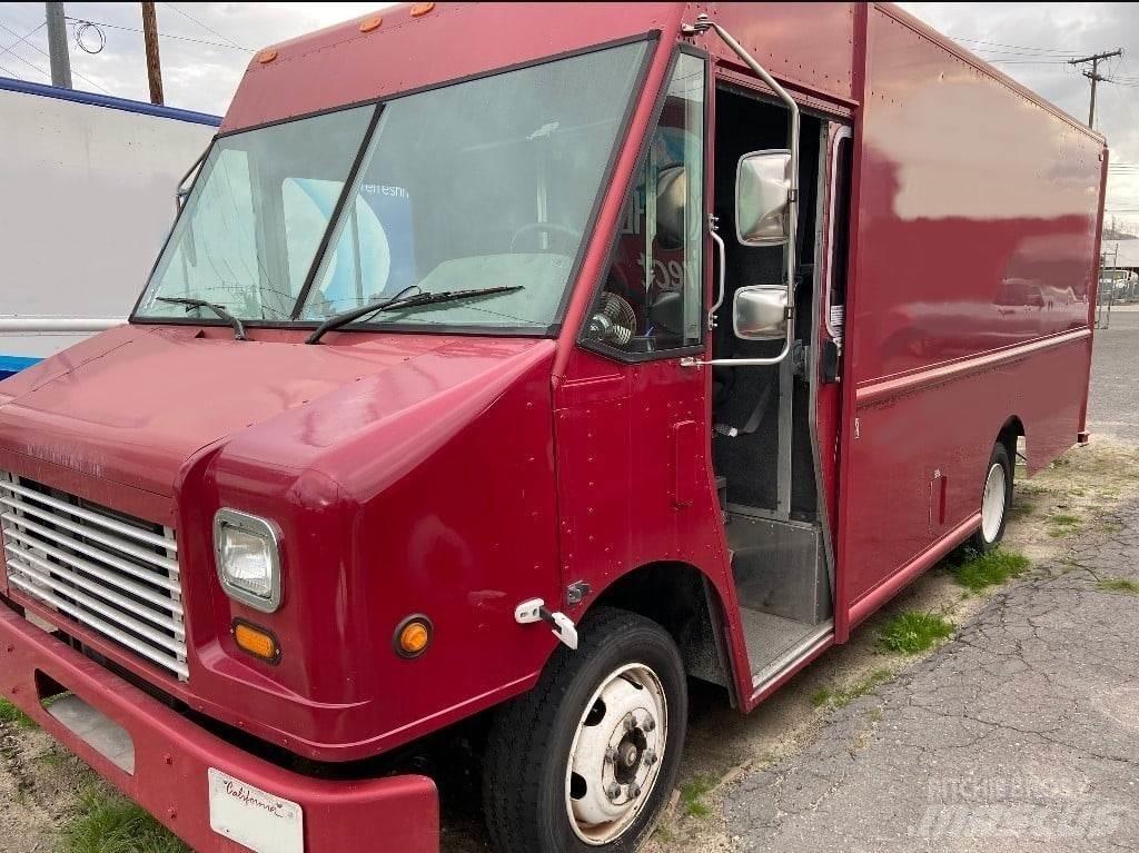 Freightliner MT45 Kastenwagen