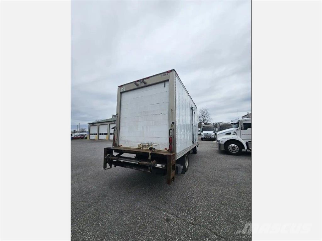 Hino 195 Kühlkoffer