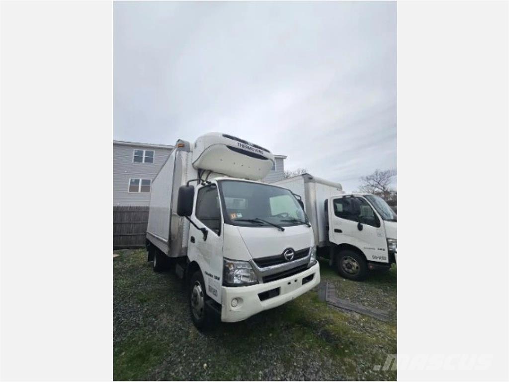 Hino 195 Kühlkoffer