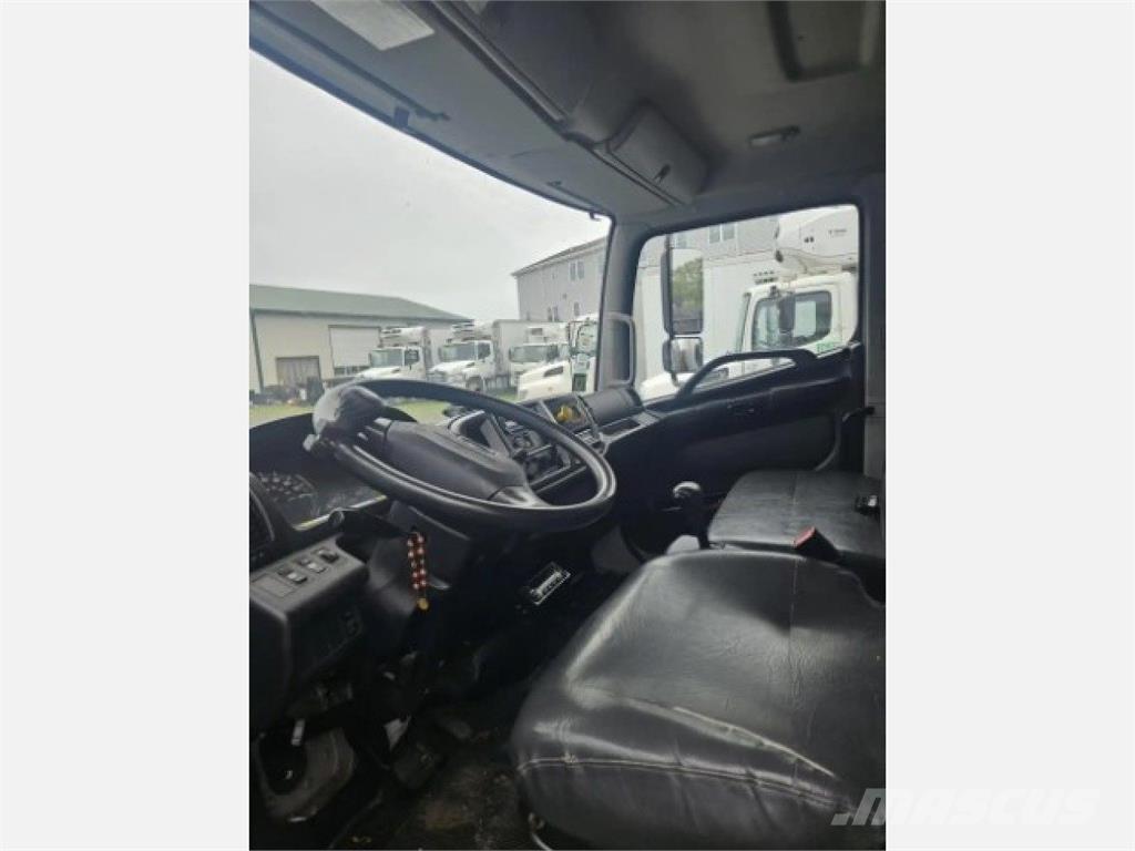 Hino 268 Kühlkoffer