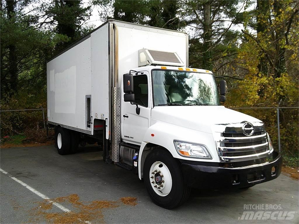 Hino 338 Kofferaufbau