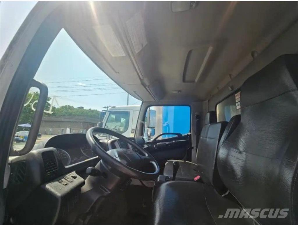 Hino 338 Kühlkoffer