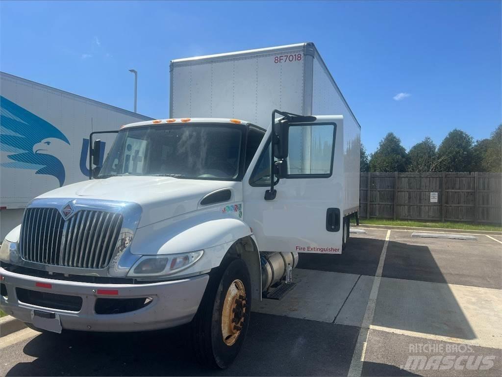 International 4300 Kofferaufbau