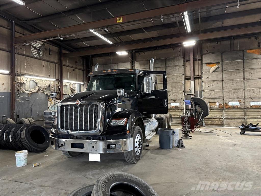 International HX620 Sattelzugmaschinen