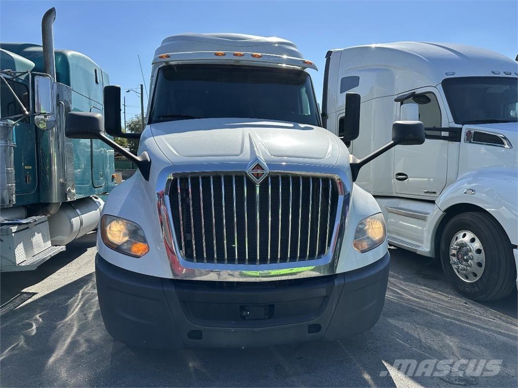 International LT625 Sattelzugmaschinen