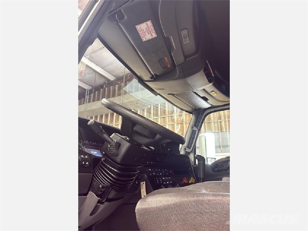 International LT625 Sattelzugmaschinen