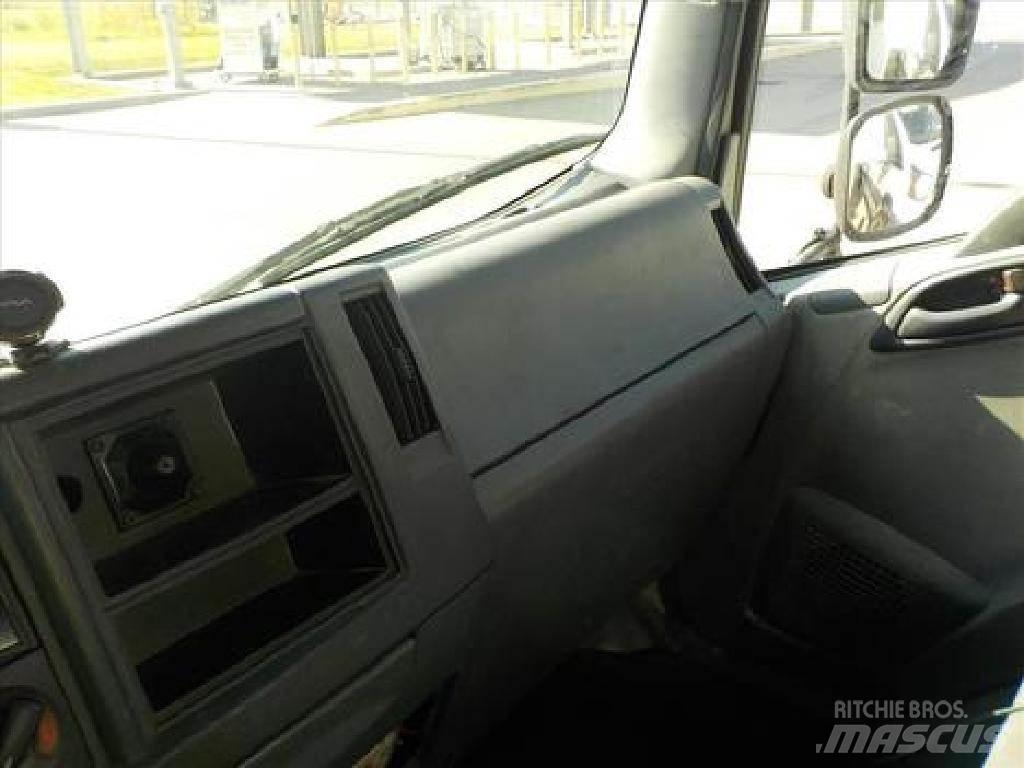 Isuzu NRR Getränkewagen
