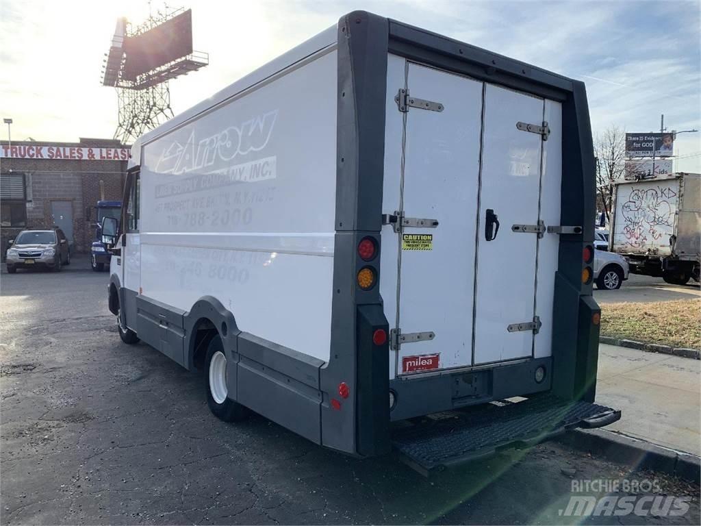 Isuzu Reach Kastenwagen