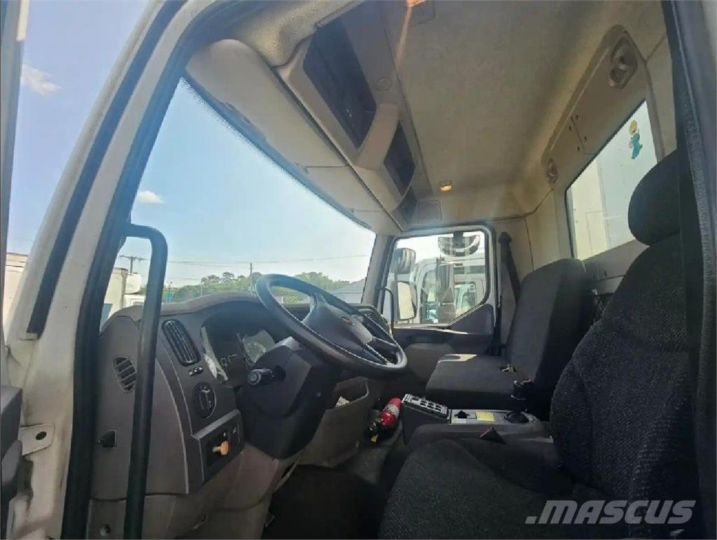 Kenworth K370 Kofferaufbau