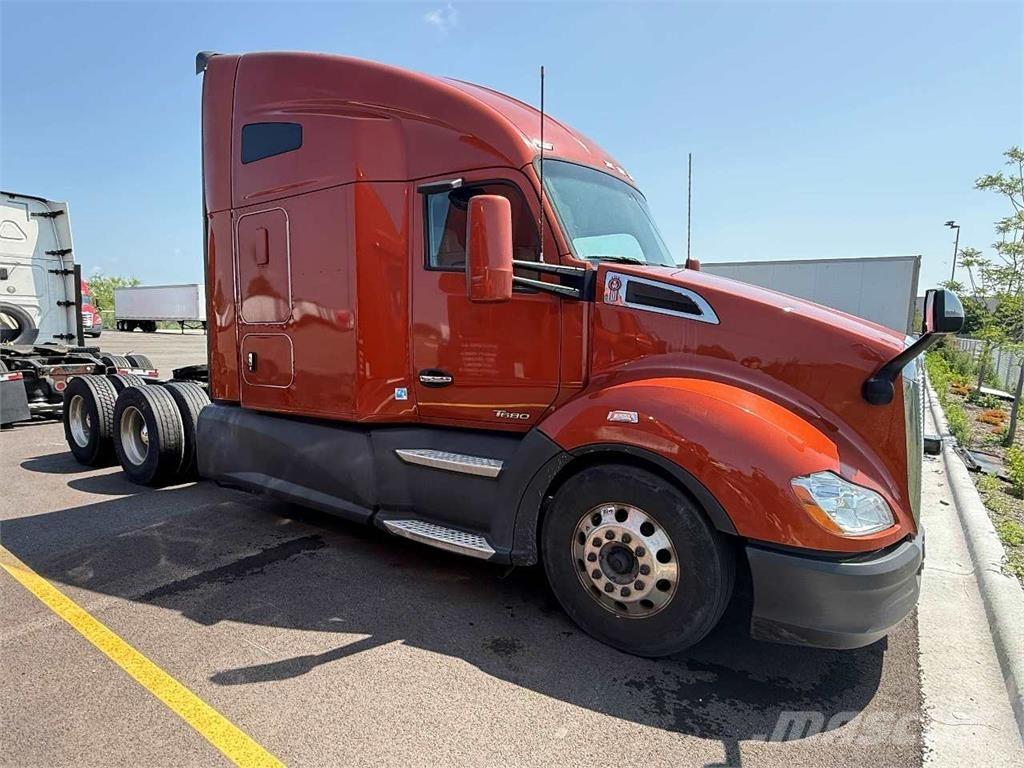 Kenworth T680 Sattelzugmaschinen