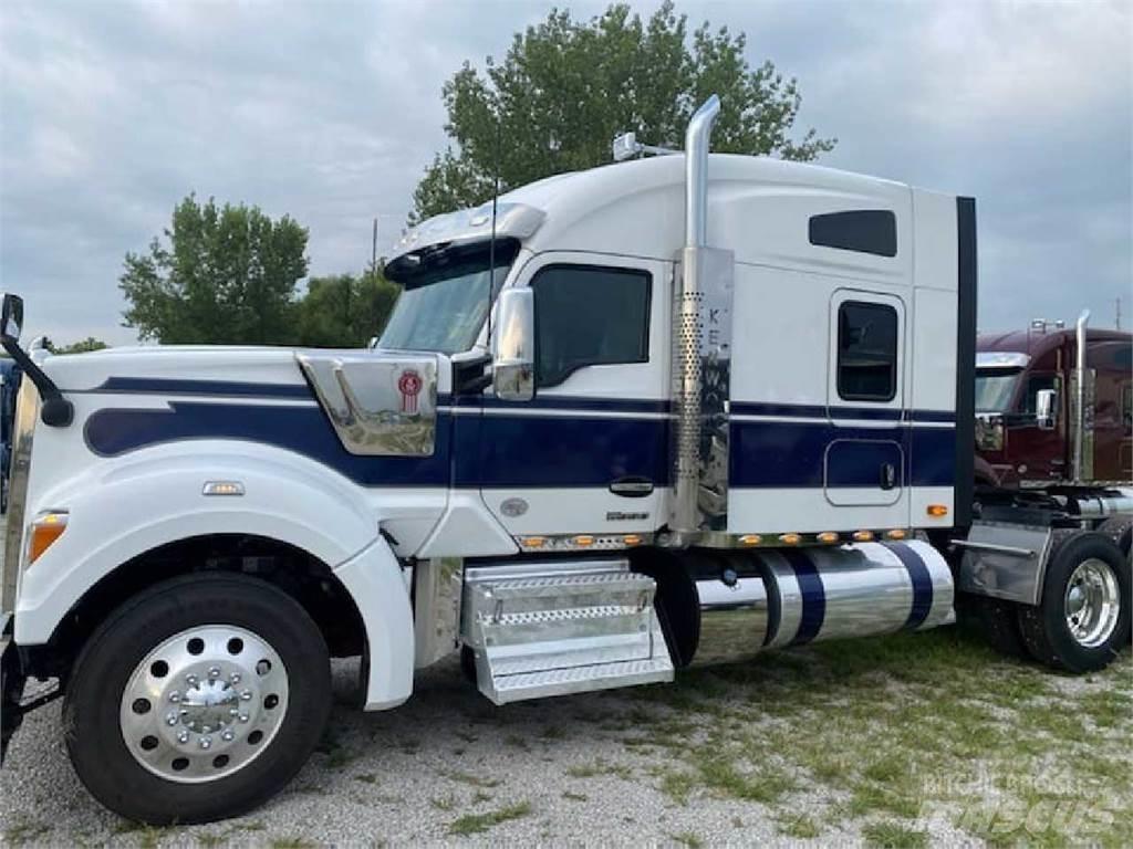 Kenworth W990 Sattelzugmaschinen