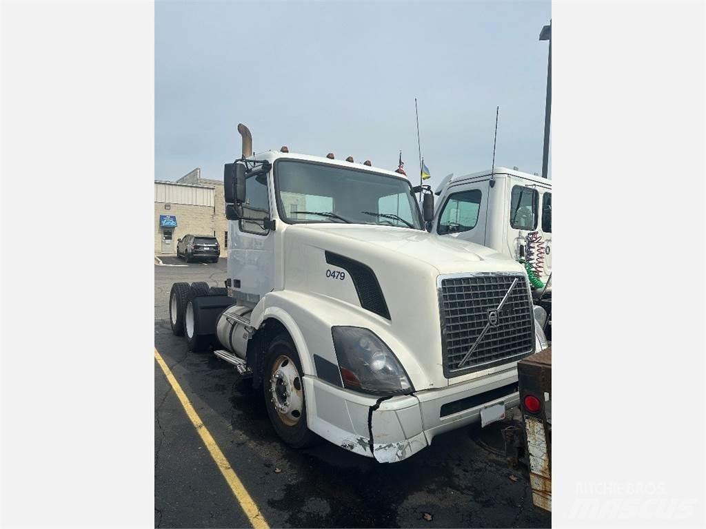 Volvo VNL300 Sattelzugmaschinen