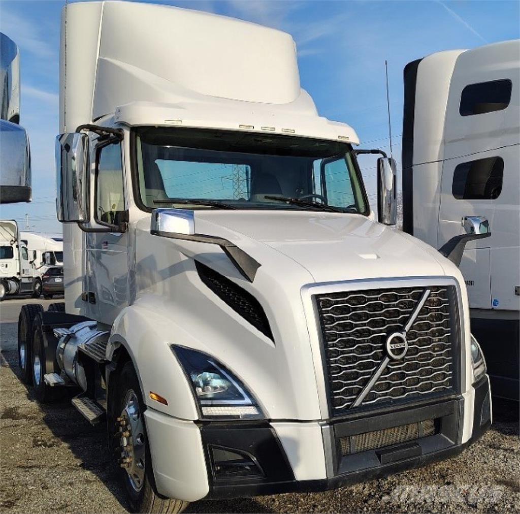 Volvo VNL300 Sattelzugmaschinen