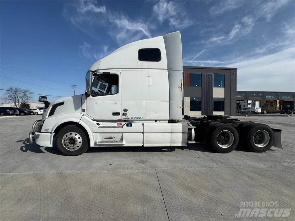 Volvo VNL670 Sattelzugmaschinen