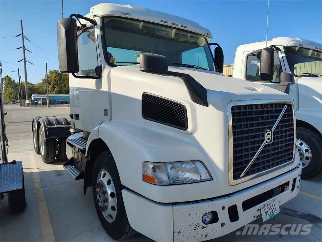 Volvo VNM64T200 Sattelzugmaschinen