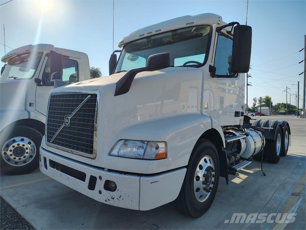 Volvo VNM64T200 Sattelzugmaschinen