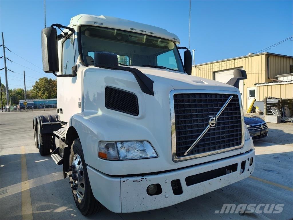 Volvo VNM64T200 Sattelzugmaschinen