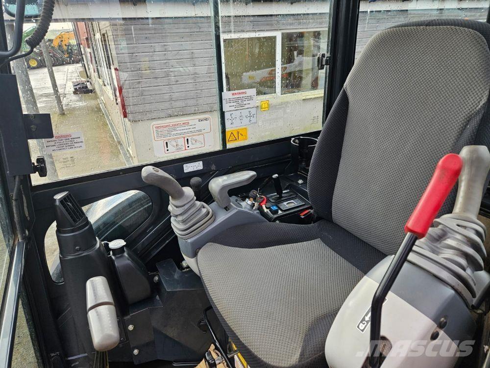 Hitachi ZX26U Raupenbagger