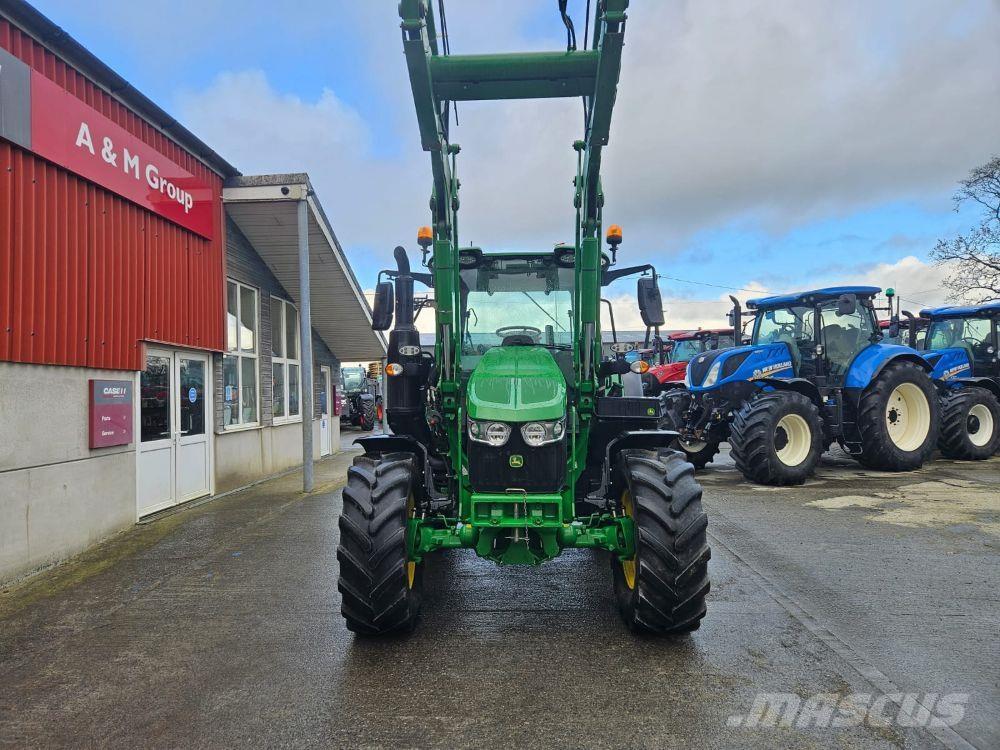 John Deere 6120M Traktoren